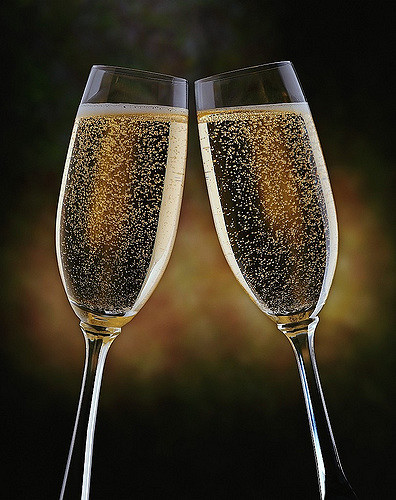 5 WIVES TALES FOR KEEPING CHAMPAGNE FIZZY